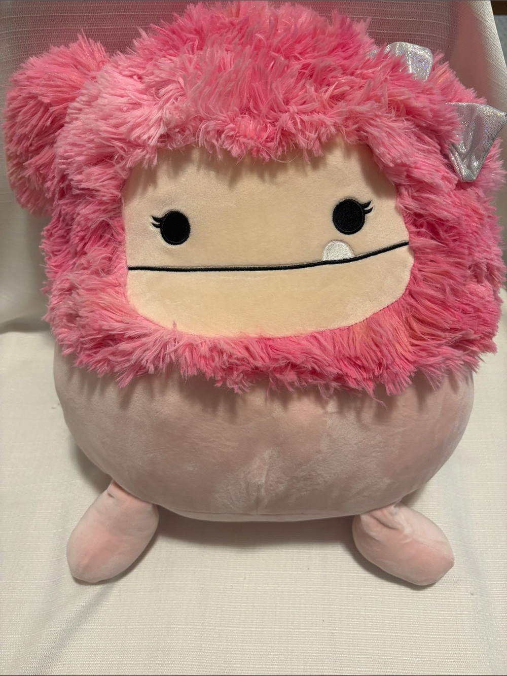 Squishmallows Pink Big Foot with Fluffy Hood and Bow - Caparinne